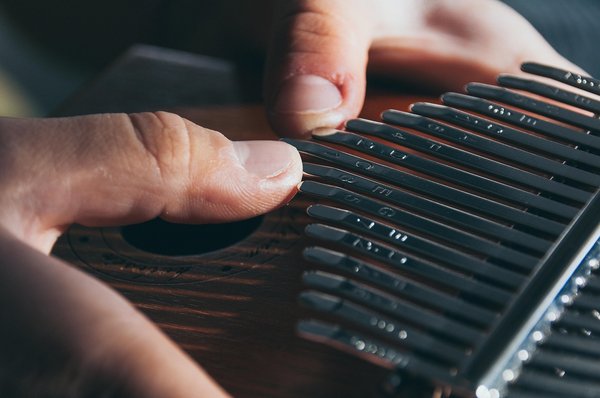 Découvrez les kalimbas idéaux pour les musiciens intermédiaires